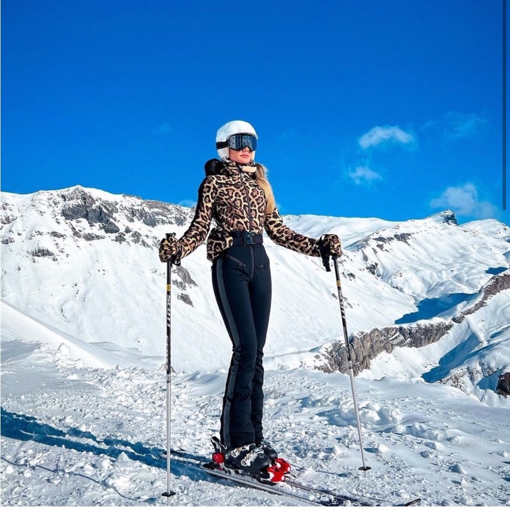 NWT Goldbergh lynx leopard print fur trim down hooded ski suit - Picture 3 of 14